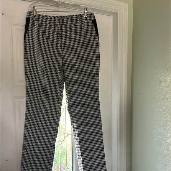 Jones New York Pants - Jones New York Black and White Houndstooth Straight Leg Pants